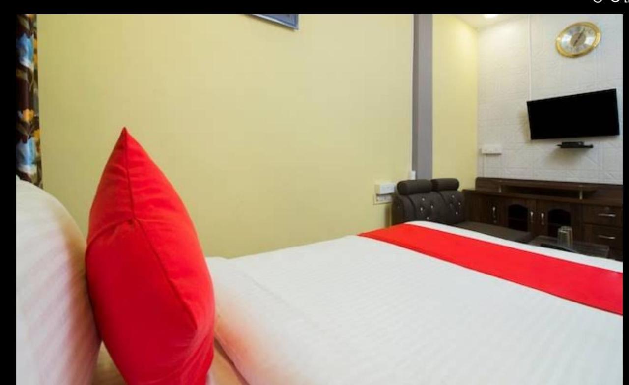 Hotel Swaraj Logde Panvel Exteriör bild