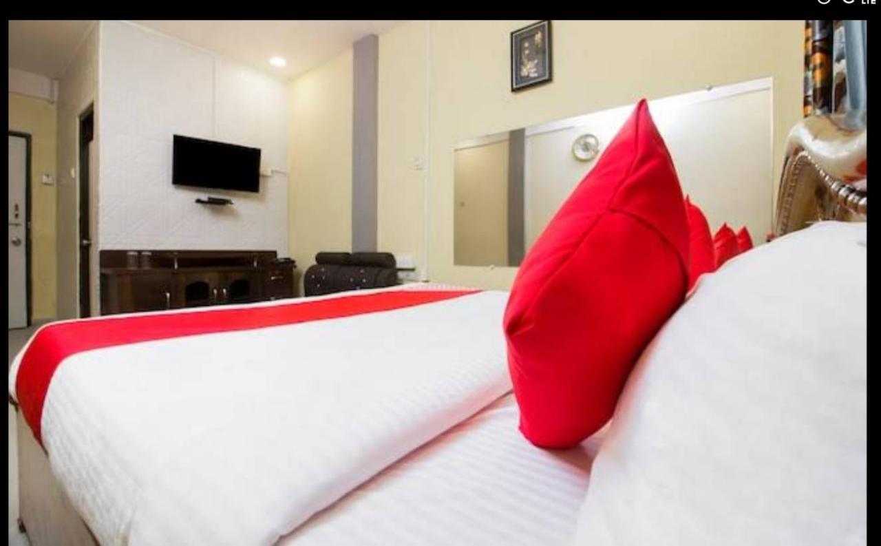 Hotel Swaraj Logde Panvel Exteriör bild