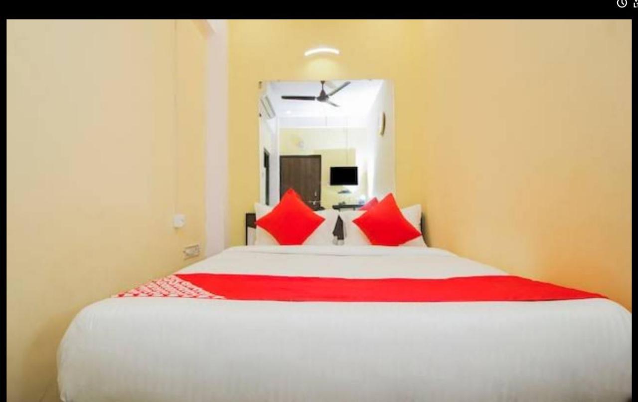 Hotel Swaraj Logde Panvel Exteriör bild