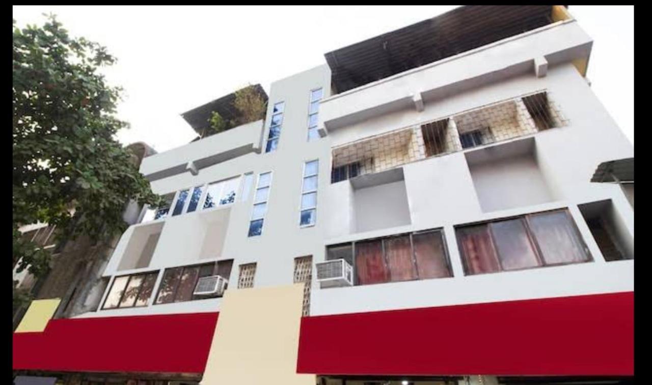 Hotel Swaraj Logde Panvel Exteriör bild